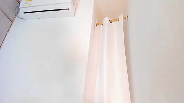 MiaKirshner's cam snapshot