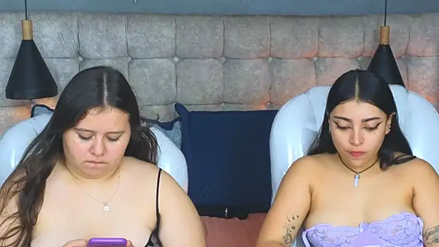 Laia_and_Aloby's cam snapshot