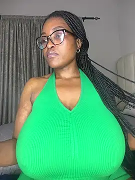 Bustygoddess32 live sex cam