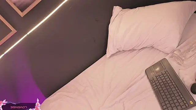 Miss_Lyra's cam snapshot