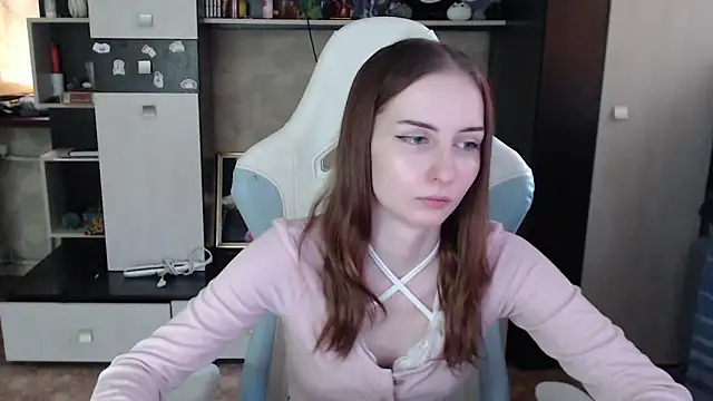 Cutti_Crystal's cam snapshot