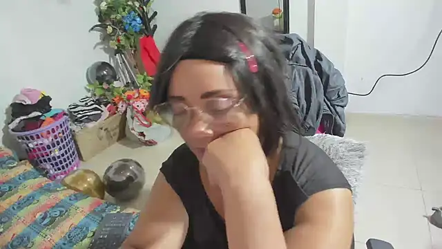 Mrs_mommy_'s cam snapshot