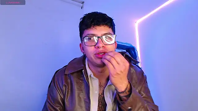 DerekMoon's cam snapshot