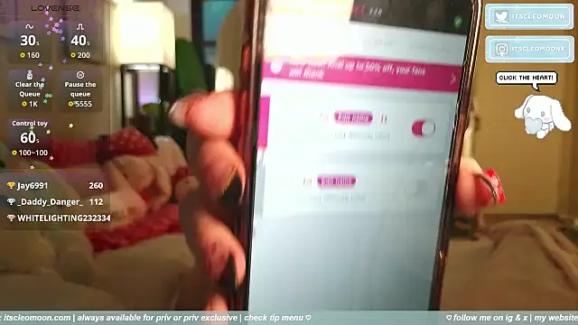 itscleomoon's cam snapshot