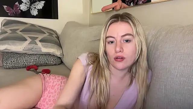 blondebunny999_999's cam snapshot