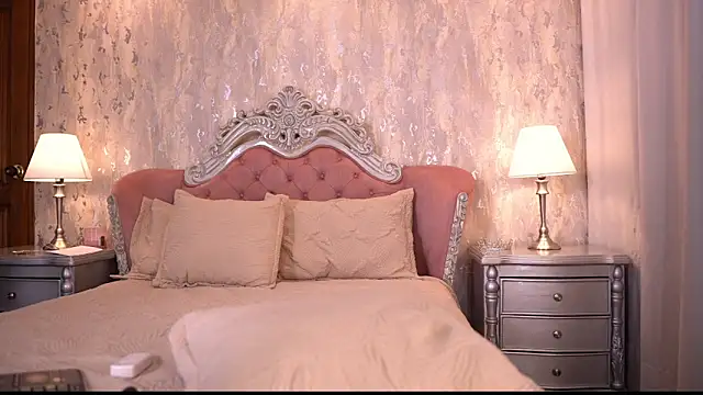 AngelineConnor's cam snapshot