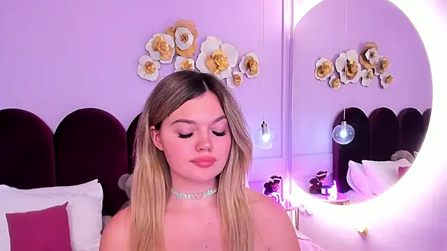 ZaraBloom's cam snapshot