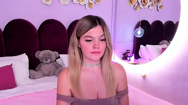 ZaraBloom's cam snapshot