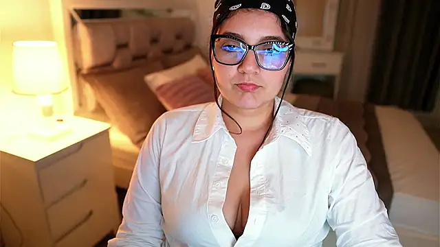 Camilaa_bueno's cam snapshot