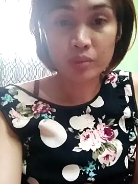 QueenSoreal live sex cam