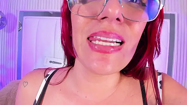 naughty_flower18's cam snapshot