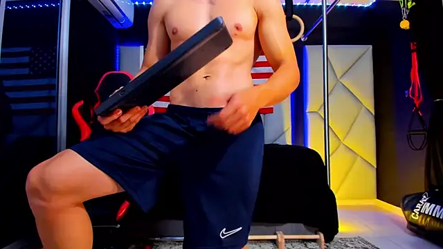 Aydenmiller96 live sex cam