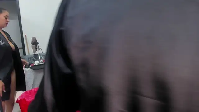 Angie_Will's cam snapshot