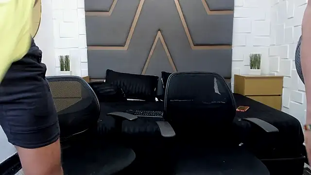 JustinAndTiago25 live sex cam