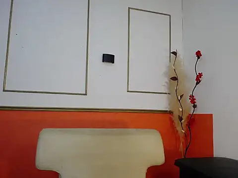 Tessachains_2_'s cam snapshot