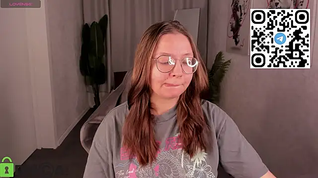 Nuura_Moore live sex cam