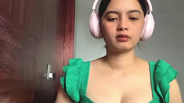 ChristiniaWins's cam snapshot