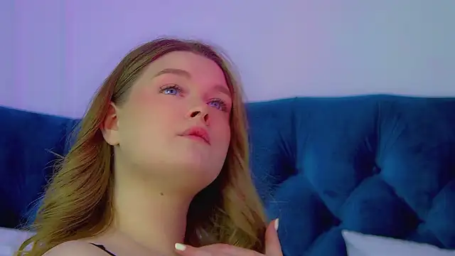 CrystalLyons live sex cam