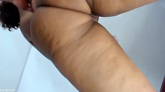 little_pussy_hot's cam snapshot