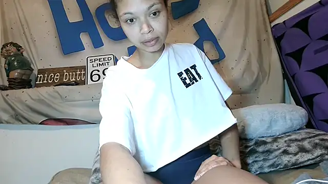 naughtygirl_00's cam snapshot