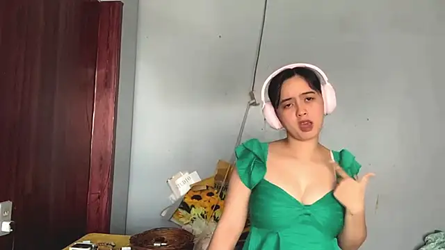 ChristiniaWins's cam snapshot