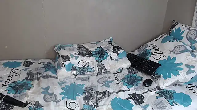 Lunalee's cam snapshot