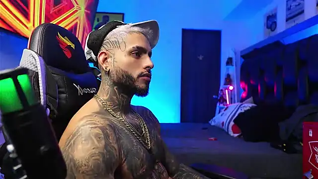 logan_hugh8's cam snapshot