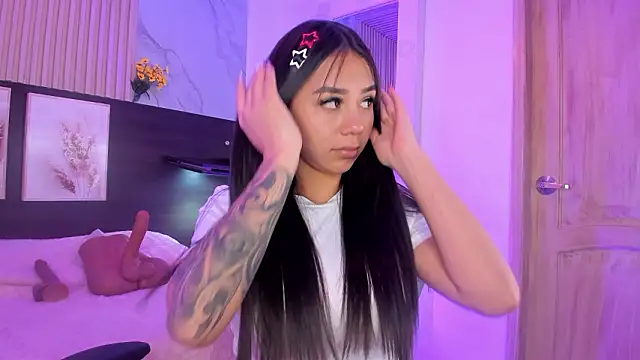 Violet_spencer's cam snapshot