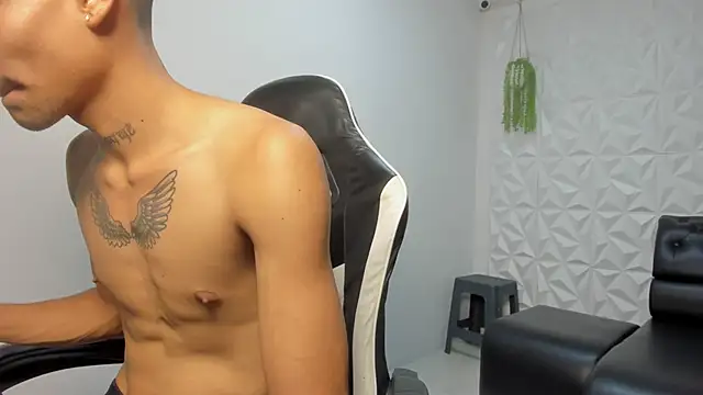 lunay_bigcock420's cam snapshot