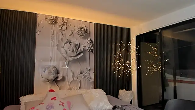 ShaniaDaniels's cam snapshot