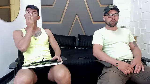 JustinAndTiago25's cam snapshot