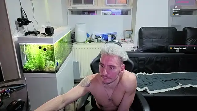 Rayzel_White's cam snapshot