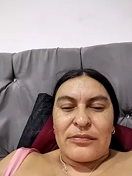 Horny-Mommy-Dirty live sex cam