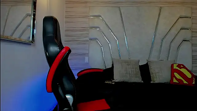 MAXTHOMSON live sex cam