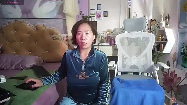 lyly_asian live sex cam