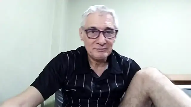 BIGUNCUTHARDCOCK live sex cam