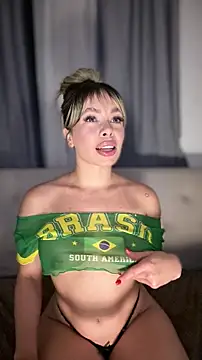 Holli_woul's cam snapshot