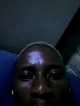 HandsomeBuoyy21 live sex cam