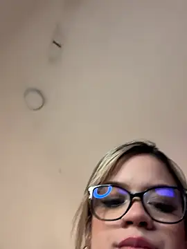 Alisha-Bond's cam snapshot