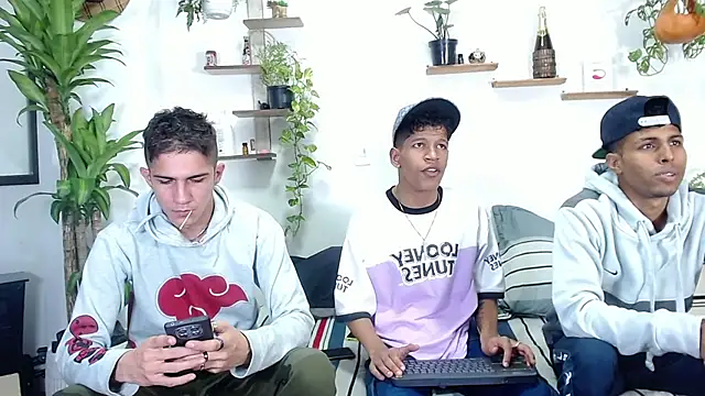 Interracial_Snow_Bunny live sex cam