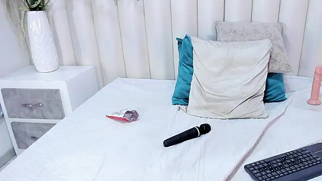 BarbieMonet's cam snapshot