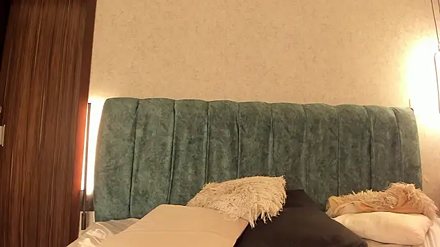 Aleera_Walton live sex cam