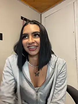 Hilary_pinkk's cam snapshot