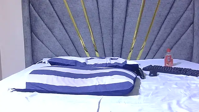 SHYNNYBLAQASS's cam snapshot