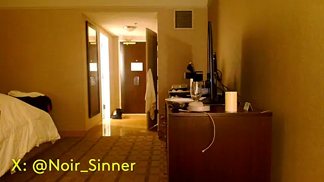sinnernoir live sex cam
