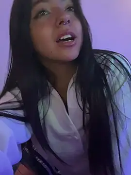 laraa_rous's cam snapshot