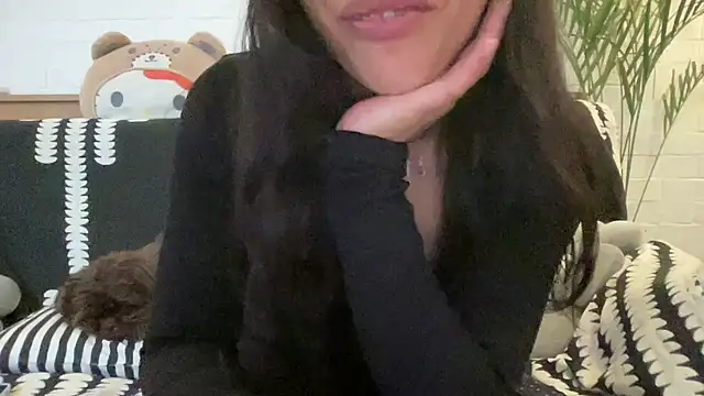 kaithra live sex cam