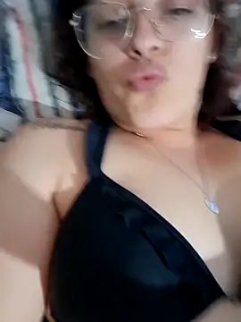 lightblueladyy1's cam snapshot