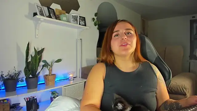 evy_orange1's cam snapshot