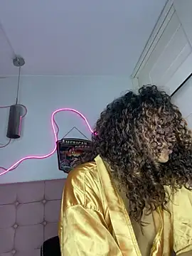 PrettyLia's cam snapshot